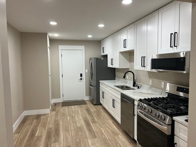 Building Photo - 109 Ravinia Dr