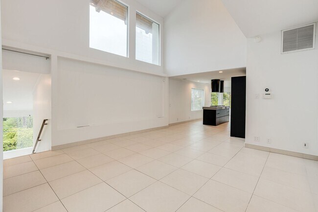 Building Photo - 11354 Sunshine Terrace