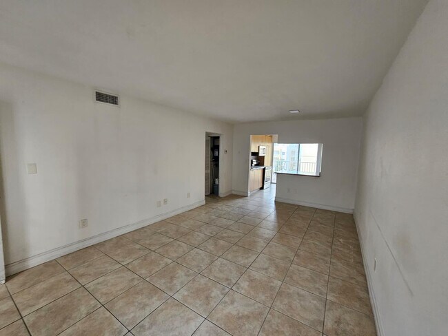 Building Photo - 677 NE 24th St