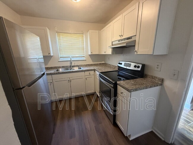 Building Photo - 909 E Liberty St