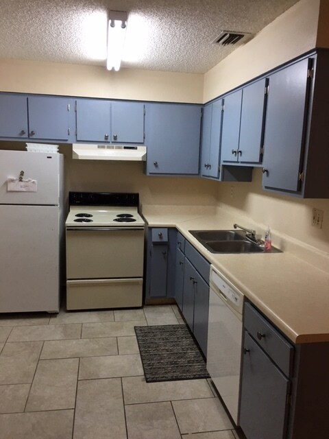 Building Photo - 5221 Bayshore Blvd