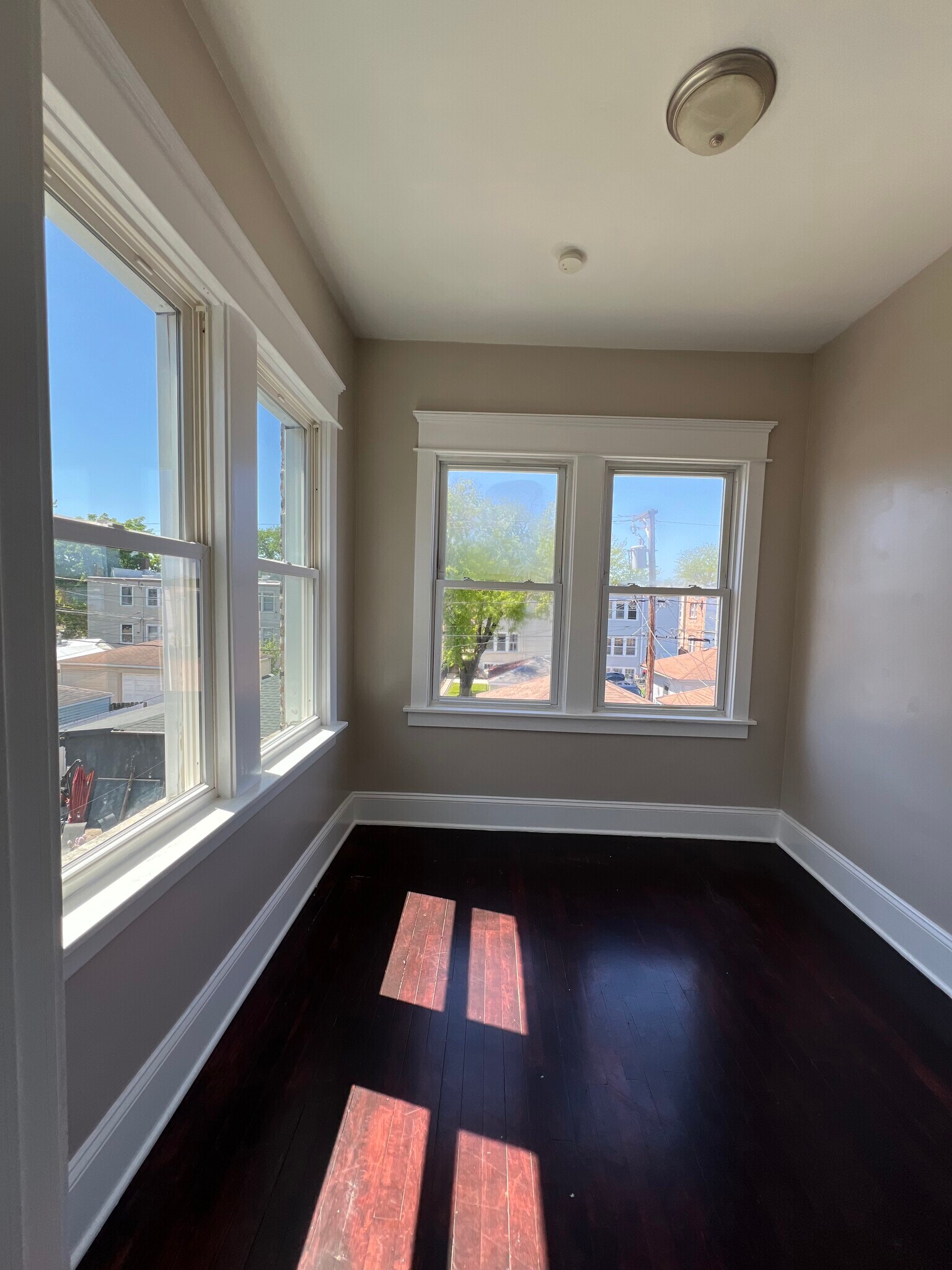 Building Photo - 1828 S 58th Ave