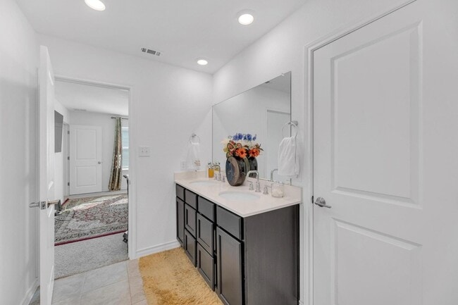 Building Photo - 112 Gracie Wy