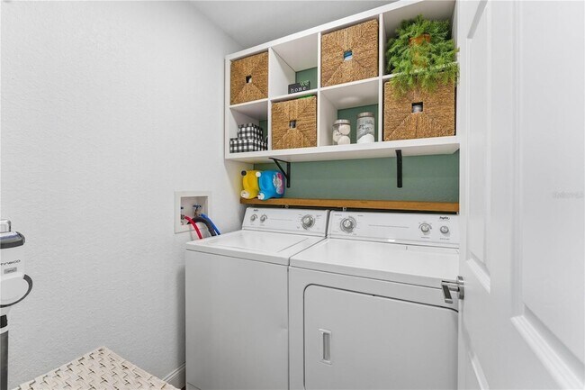 Building Photo - 13838 Fairway Island Dr