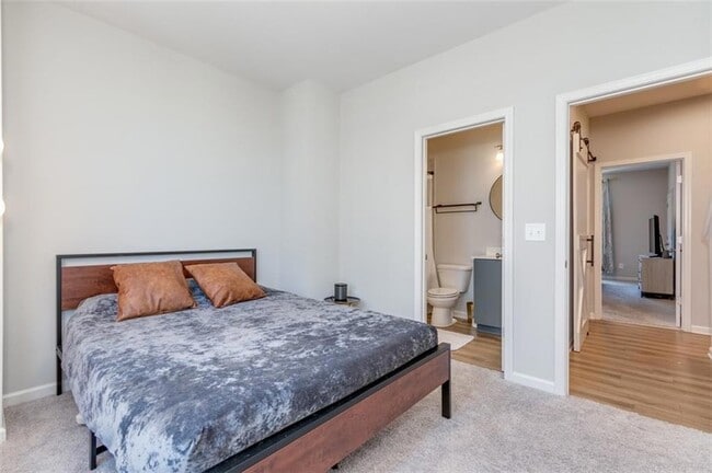 Building Photo - 912 Brees Ct