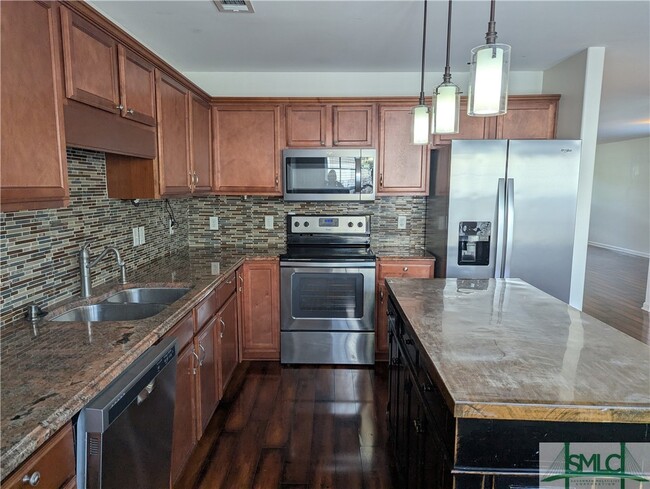 Building Photo - 325 Windmill Dr