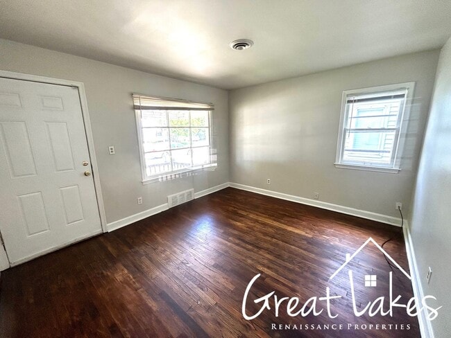Building Photo - Beautiful 2 bedroom / 1 bathroom house ava...