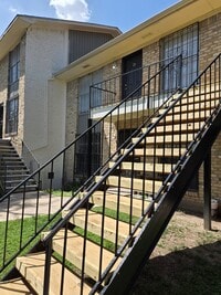 Building Photo - 6611 Southpoint St