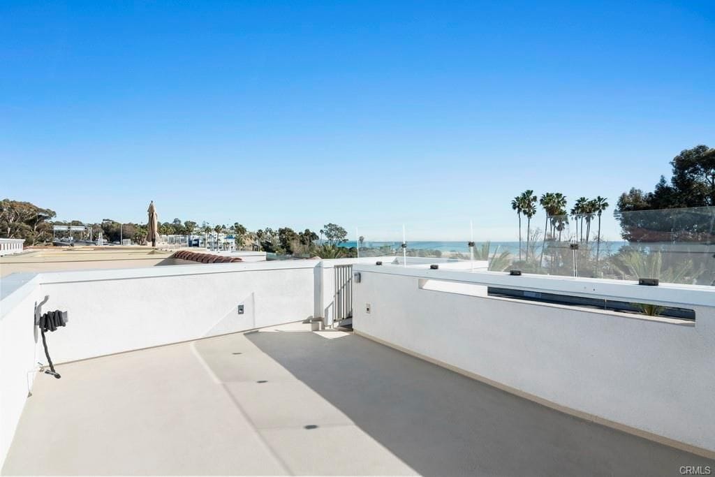 Building Photo - 1528 Doheny Way