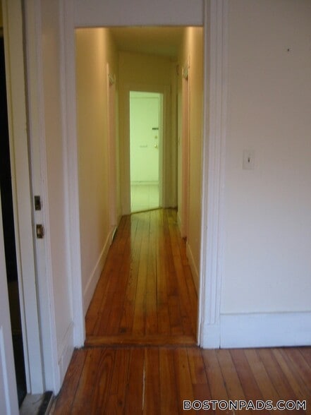 Building Photo - 848 Huntington Ave