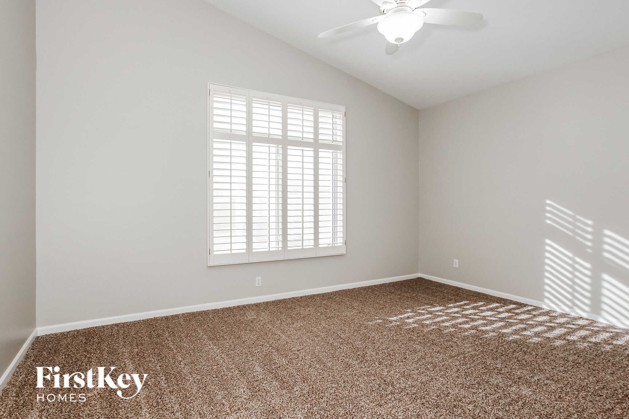 Building Photo - 11029 W Almeria Rd