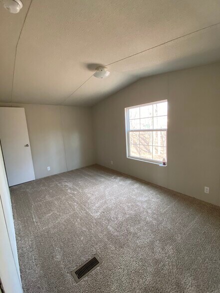 Building Photo - 178 High Rock Ct