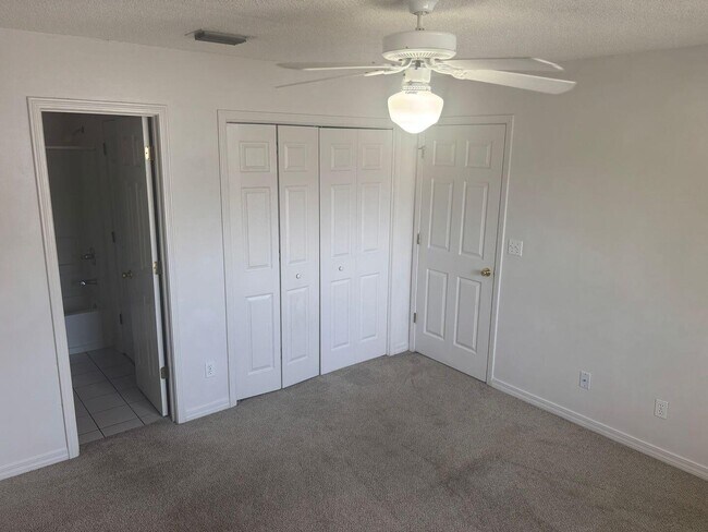 Building Photo - 567 Florosa Ct