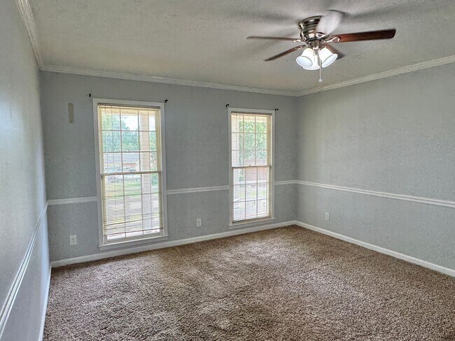 Building Photo - Dreamy 3-Bedroom