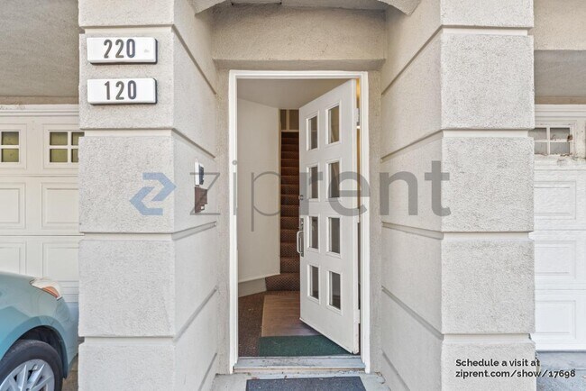 Building Photo - 445 Milan Dr