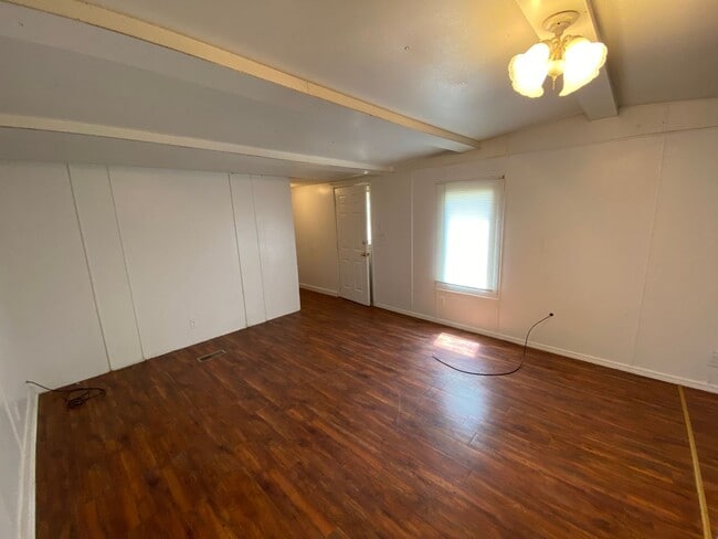 Building Photo - 3 Bed, 2 Bath Mobile Home