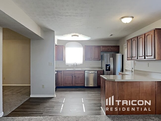 Building Photo - 114 Thistle Wood Dr