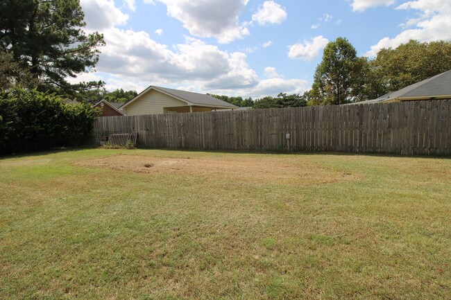 Building Photo - Brewington Estates - 3 bedroom / 2 bath - ...