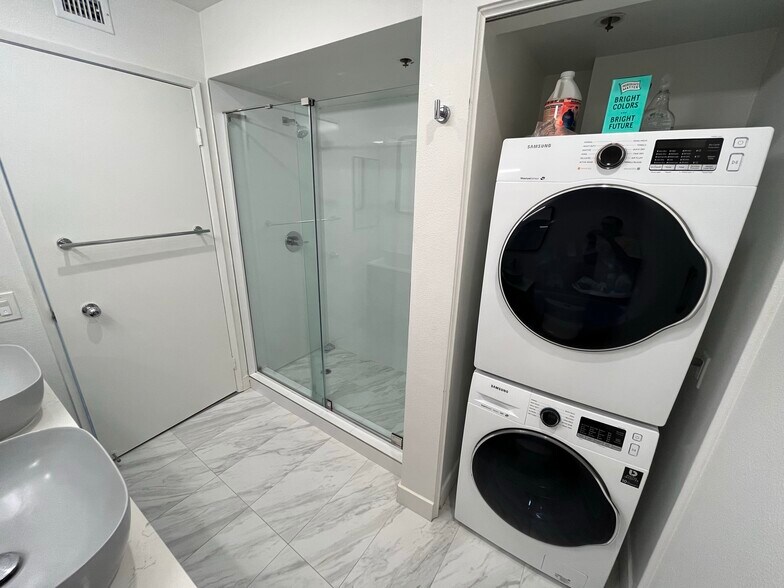 Bathroom - 222 S Central Ave