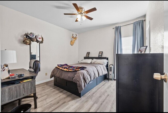 Building Photo - 4001 Nasa Pky