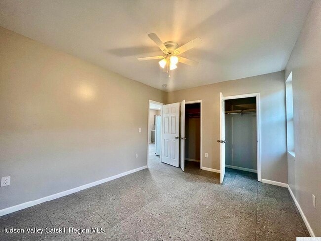 Building Photo - 555 Green Lake Rd