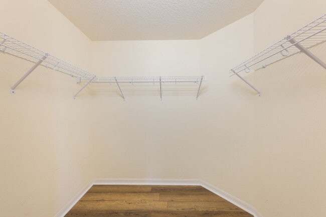 Building Photo - 2831 Whistlewood Dr