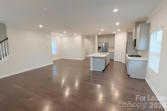 Building Photo - 826 Windage Wy