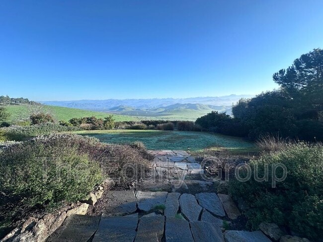 Building Photo - 531 High Sierra Dr