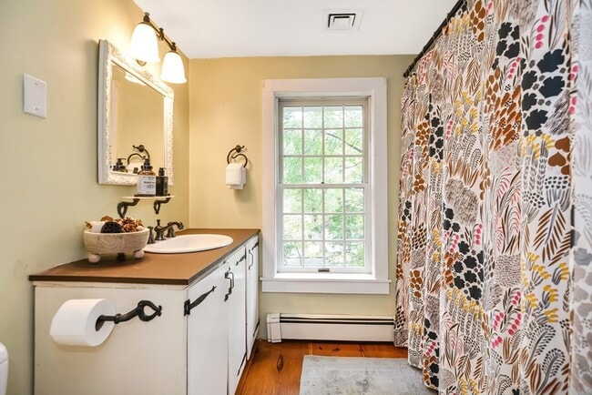 Building Photo - 144 Old Connecticut Path