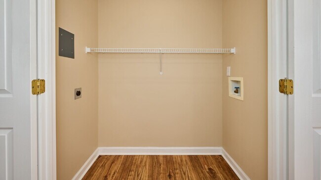 Building Photo - For Rent: 2BR, 1 1/2 BA condo, upstairs unit. Special: $400 off the first month for a lease that ...