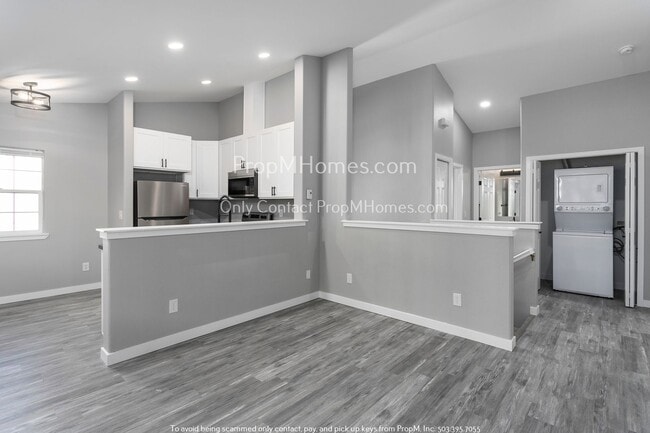 Building Photo - Updated One Bedroom in Happy Valley - Atta...