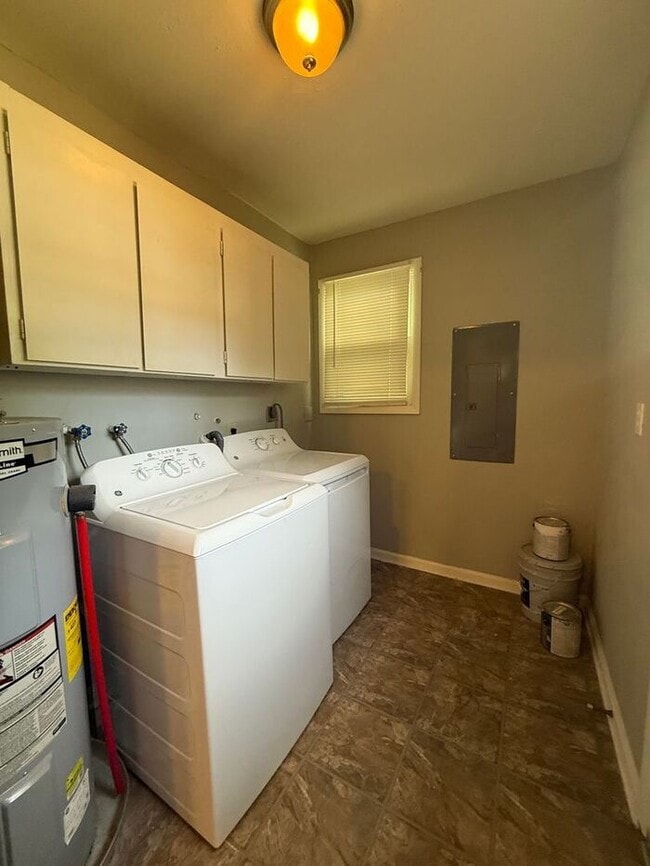 Building Photo - East Nashville Duplex Unit