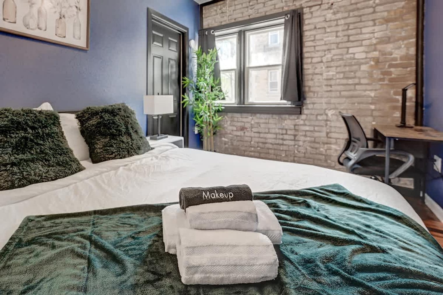 Building Photo - 1930 N Prospect Ave