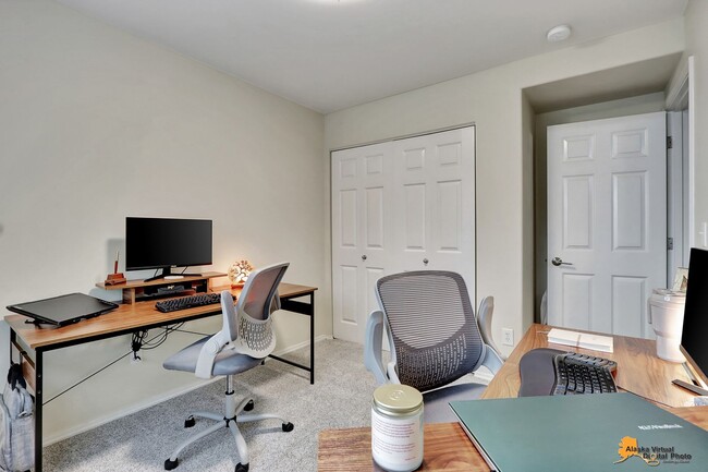 Building Photo - Stunning 3 Bedroom Home in East Anchorage with Garage