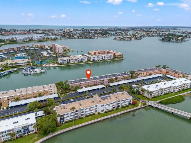 Building Photo - 7540 Bay Island Dr S