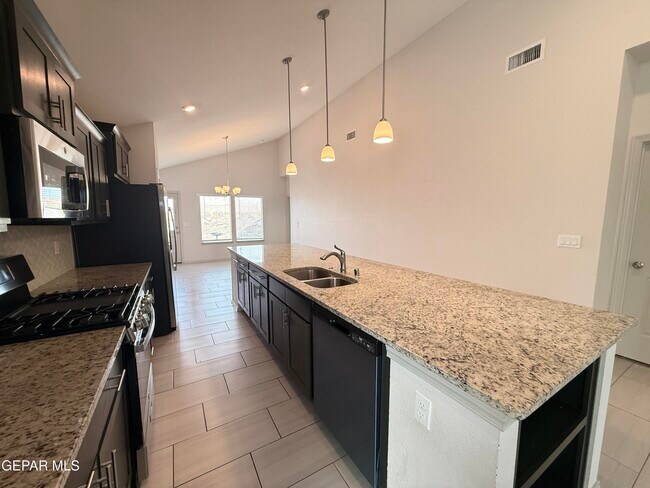 Building Photo - 12396 Polo Norte Dr