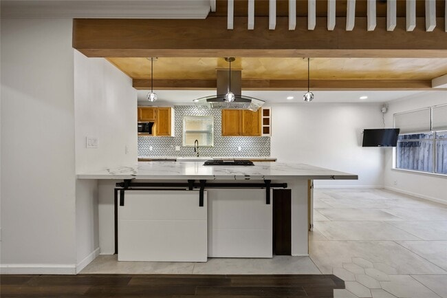 Building Photo - 6210 Gladewell Dr