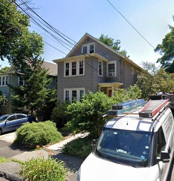 Primary Photo - 8 Belmont St