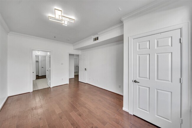 Building Photo - 6633 W Sam Houston Pkwy S