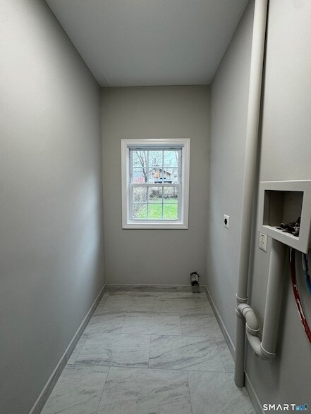 Building Photo - 45-51-51 Cowles St