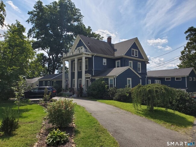 Building Photo - 887 Hanover Rd