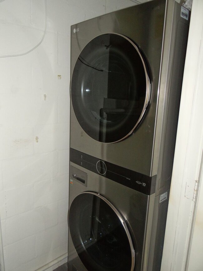 Building Photo - 2/2 condo in Dunedin - 55+ community