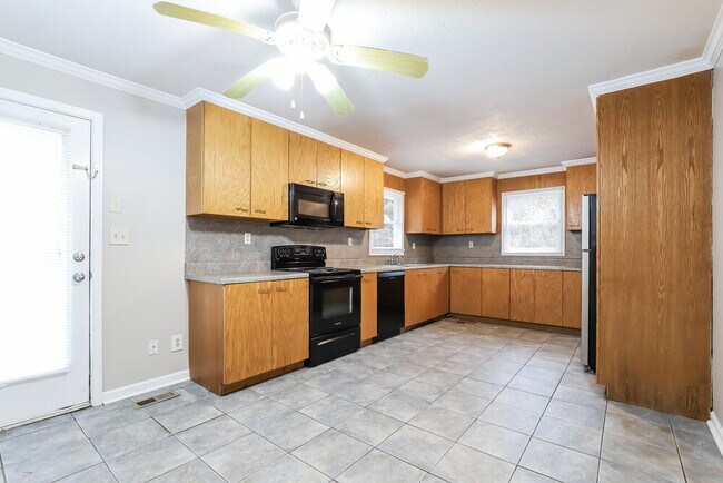 Building Photo - 6540 Akins Way