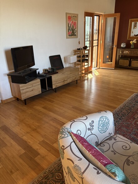 Building Photo - 1522 Edith Blvd NE