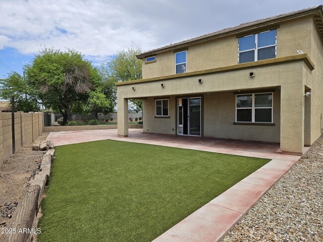Building Photo - 3425 E Wayland Dr