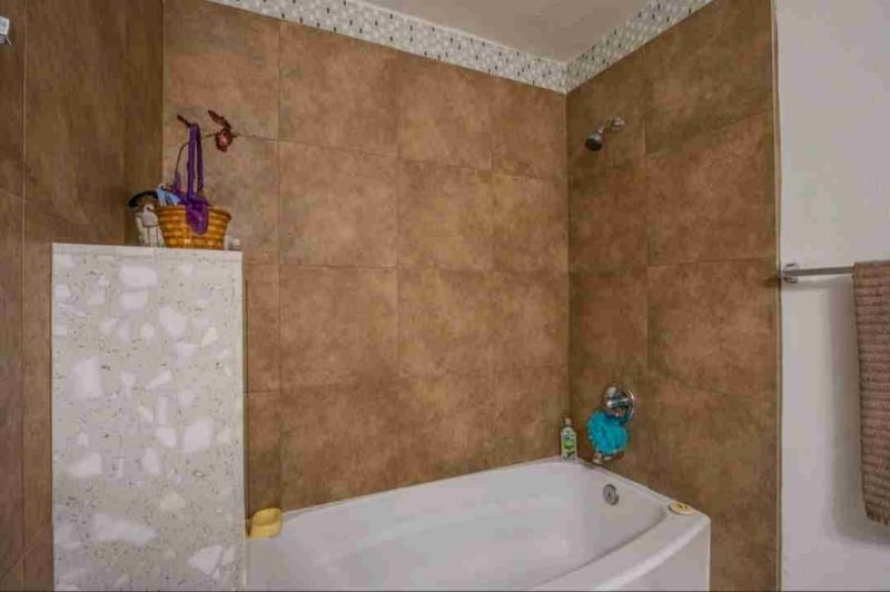 Building Photo - 5576 W Rochelle Ave.