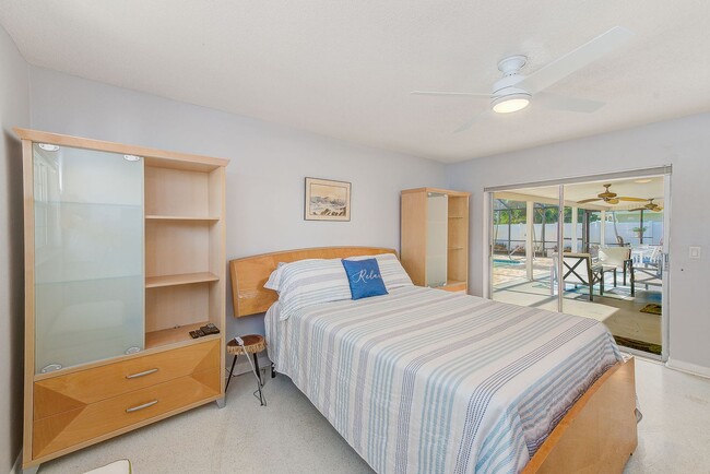 Building Photo - 3-Bedroom, 2-Bath Seminole Home – Fully Furnished & Move-In Ready!