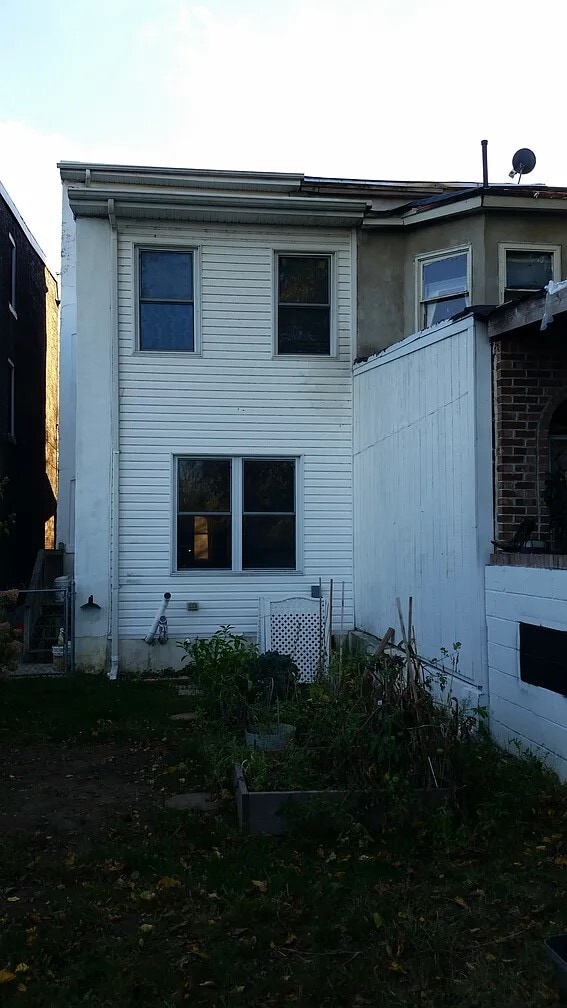 Back of House - 258 Bellevue Ave