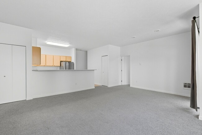 Building Photo - 22855 E Country Vista Dr