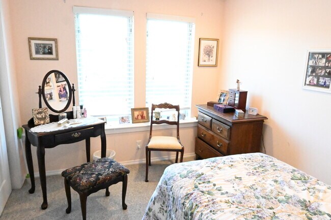 Building Photo - 6246 NE Eagle Harbor Dr